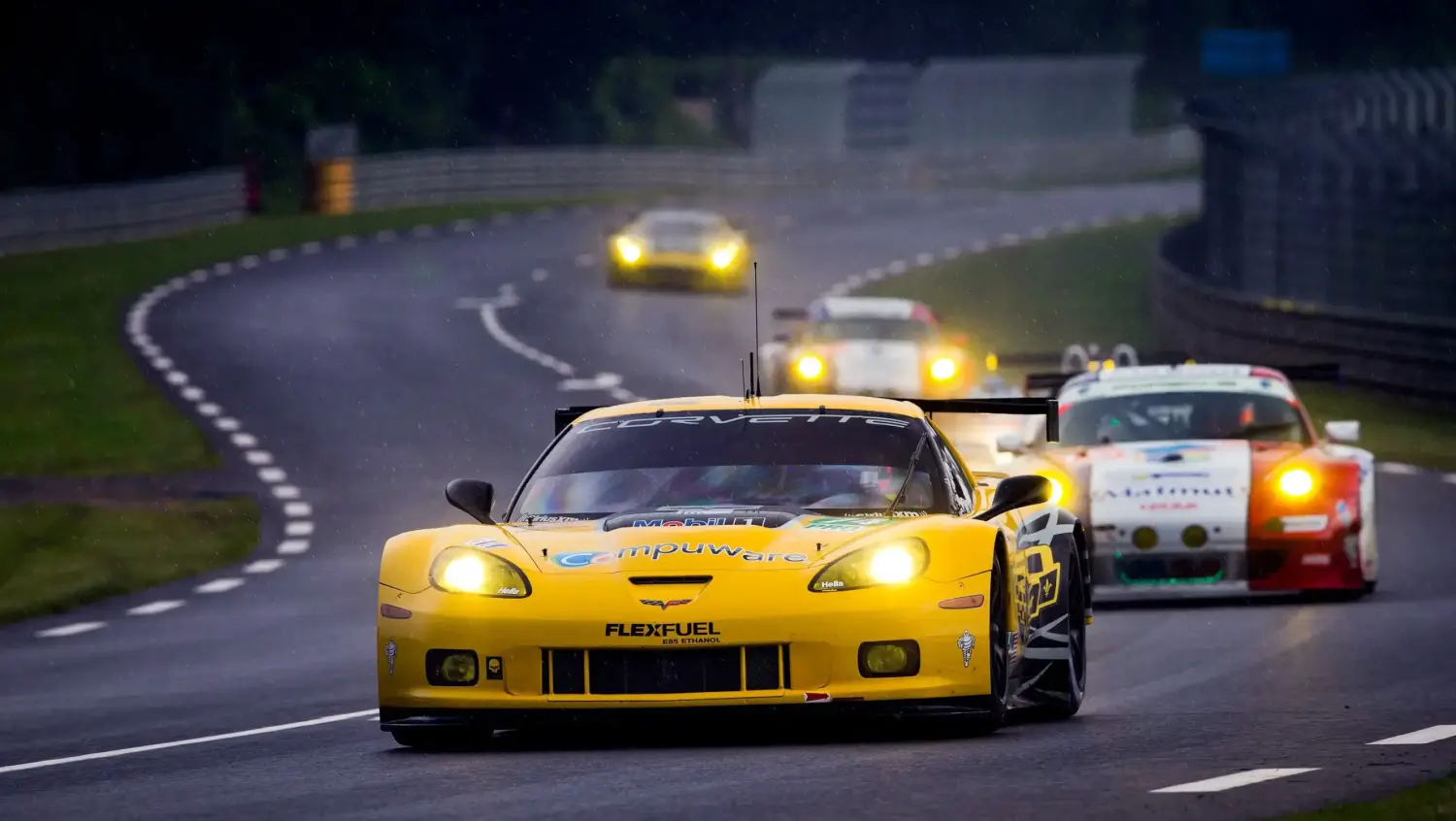 Click to Enlarge-Esc to Close Corvette Generations/C6/C6R 2006 race car.webp